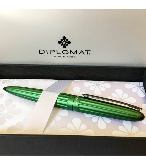 Stylo-plume Diplomat Aero Vert, bec (plume) acier inoxydable EF, F, ou M, à L'Ecritoire design, Lausanne