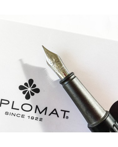 Stylo-plume Diplomat Aero Noir, bec (plume) acier inoxydable EF, F, ou M, à L'Ecritoire design, Lausanne