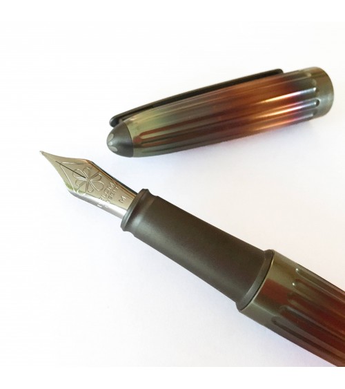 Stylo-plume Diplomat Aero Flame, corps en acier, bec (plume) acier inoxydable EF, F, M, ou L, à L'Ecritoire design, Lausanne