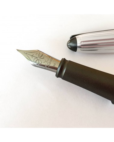 Stylo-plume Diplomat Aero « Factory », bec (plume) acier inoxydable EF, F, M, ou L, à L'Ecritoire design, Lausanne