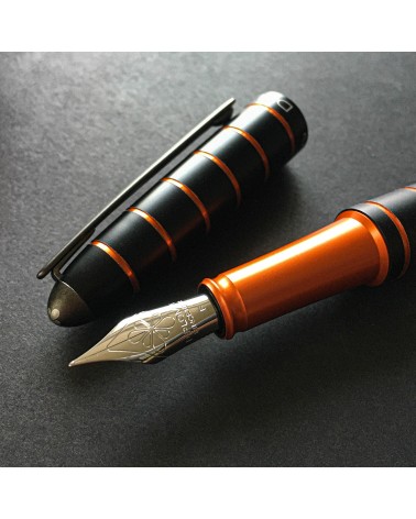 Stylo-plume Diplomat Elox Black Orange