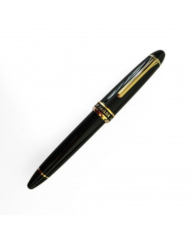 Stylo-plume Sailor Naginata 1911 GT Cross Point, bec produisant un trait de largeur variée selon la position du bec.