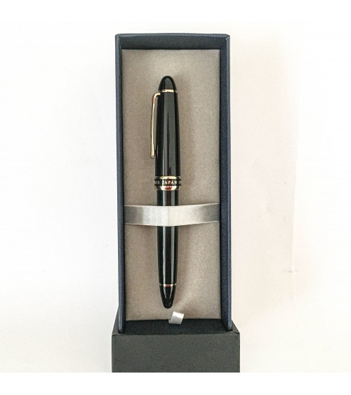 Stylo-plume Sailor Naginata 1911 GT Cross Point, bec produisant un trait de largeur variée selon la position du bec.