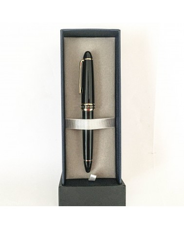 Stylo-plume Sailor Naginata 1911 GT Cross Point, bec produisant un trait de largeur variée selon la position du bec.