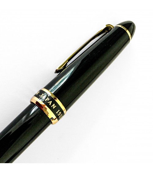 Stylo-plume Sailor Naginata 1911 GT Cross Point, bec produisant un trait de largeur variée selon la position du bec.