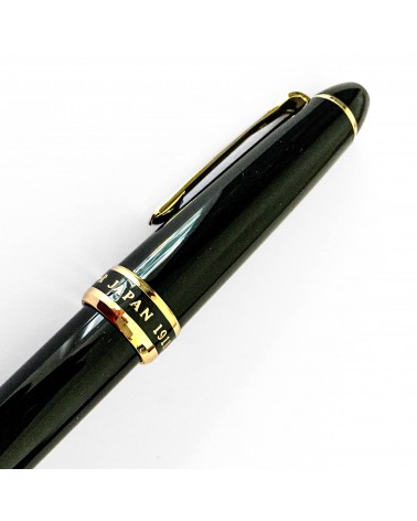 Stylo-plume Sailor Naginata 1911 GT Cross Point, bec produisant un trait de largeur variée selon la position du bec.