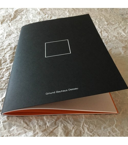 Cahier Gmund Bauhaus Dessau carré, 44 pages blanches pointillées et 4 pages orange, fabriqué en Allemagne
