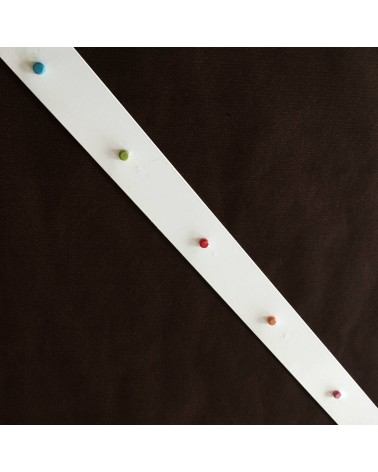 Bande métallique blanche pour aimants de Trendform, 4 x 60 cm. 5 super mini aimants inclus