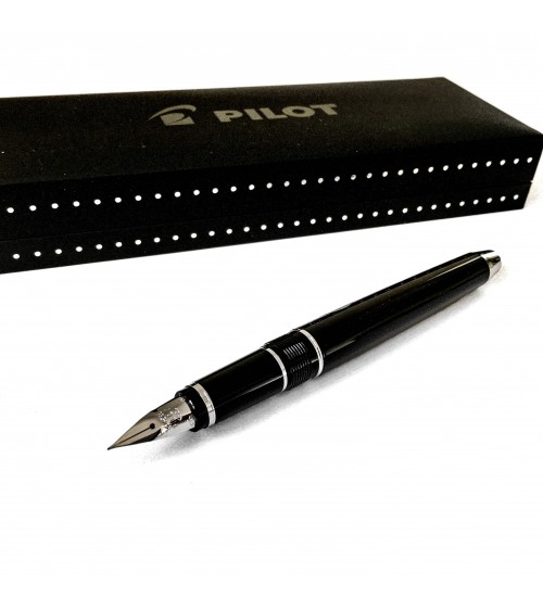 Stylo-plume Pilot Falcon, bec or 14 carats d’une souplesse exceptionnelle