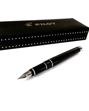 Stylo-plume Pilot Falcon, bec or 14 carats d’une souplesse exceptionnelle