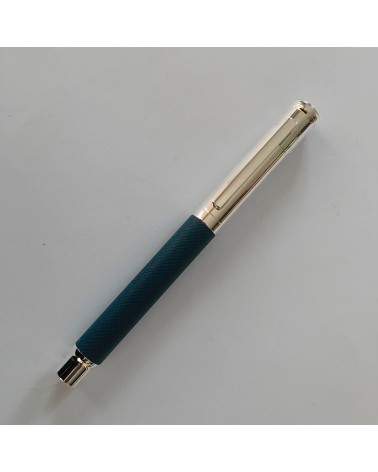 Stylo-plume Otto Hutt design 04 blue square, plume or 14 carat bicolore largeur M