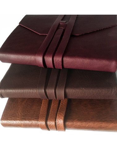 Carnet Manufactus Laccio, comparaison couleurs Lie de vin, Marron, et Vintage brown