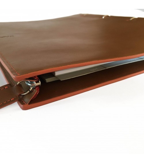 Porte-documents NAVA A4 en simili cuir, couleur cognac avec quatre anneaux incorporés