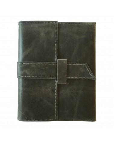 Carnet rechargeable cuir gris foncé avec bride de fermeture, 184 pages blanches papier vélin 14,5 x 19 cm.
