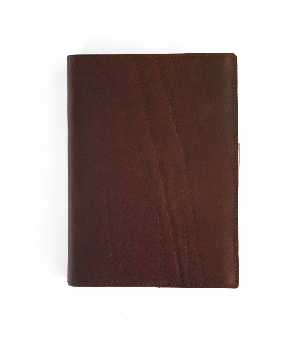Carnet PA rechargeable cuir marron avec boucle pour stylo, 288 pages blanches 14,8 x 21 cm.