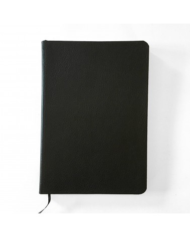 Carnet couverture souple cuir noir, 160 pages lignées papier vélin couleur ivoire 14,5 x 21 cm.