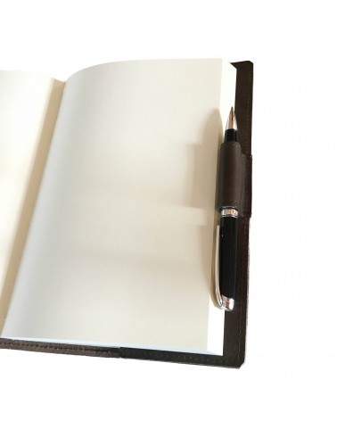 Carnet PA rechargeable cuir vert olive avec boucle pour stylo, 288 pages blanches 14,8 x 21 cm.
