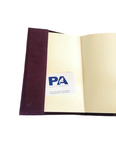 Carnet PA rechargeable cuir effet daim bordeaux, lacet cuir de fermeture, 
288 pages blanches format A5 ou A6.