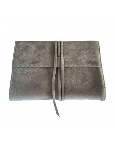Carnet PA rechargeable cuir nubuck gris, lacet cuir de fermeture, 
288 pages blanches format A6.