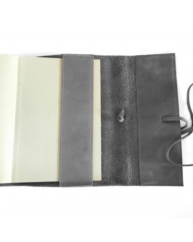 Carnet PA rechargeable cuir nubuck gris, lacet cuir de fermeture, 
288 pages blanches format A6.