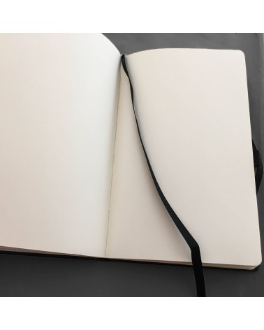 Recharges pour carnets PA cuir texturé, 192 pages blanches couleur ivoire. 11,8 x 19,1 cm.