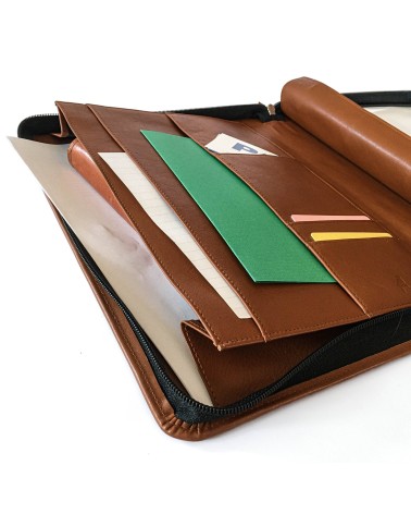 Porte-documents PA Impulse, format A4, zippé en cuir de veau couleur cognac, anneaux et bloc-notes