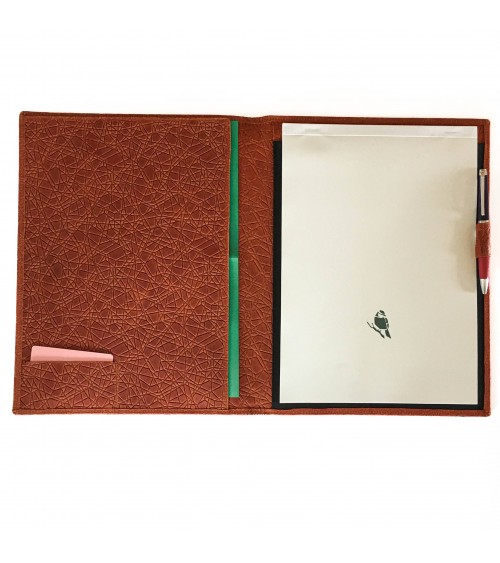 Porte-bloc PA Napoli A4 cuir cognac, 1 compartiment cartes et 1 pour feuilles volantes A4, boucle stylo, bloc-notes.