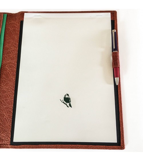 Porte-bloc PA Napoli A4 cuir cognac, 1 compartiment cartes et 1 pour feuilles volantes A4, boucle stylo, bloc-notes.
