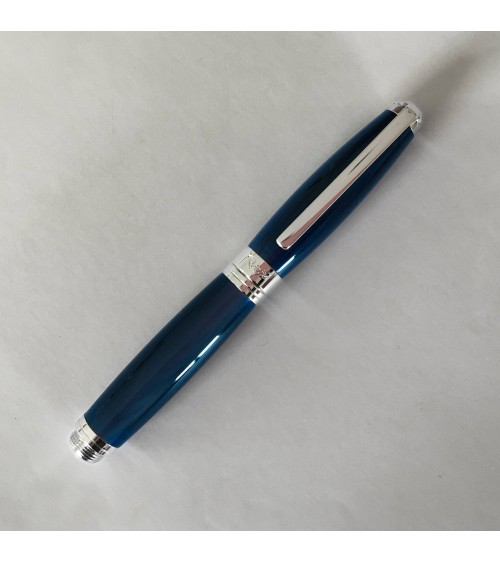 Stylo-plume Récife Baoshi Soyouz Agate (tons bleu-gris clairs et foncés, effet chatoyant), plume en acier largeur M.
