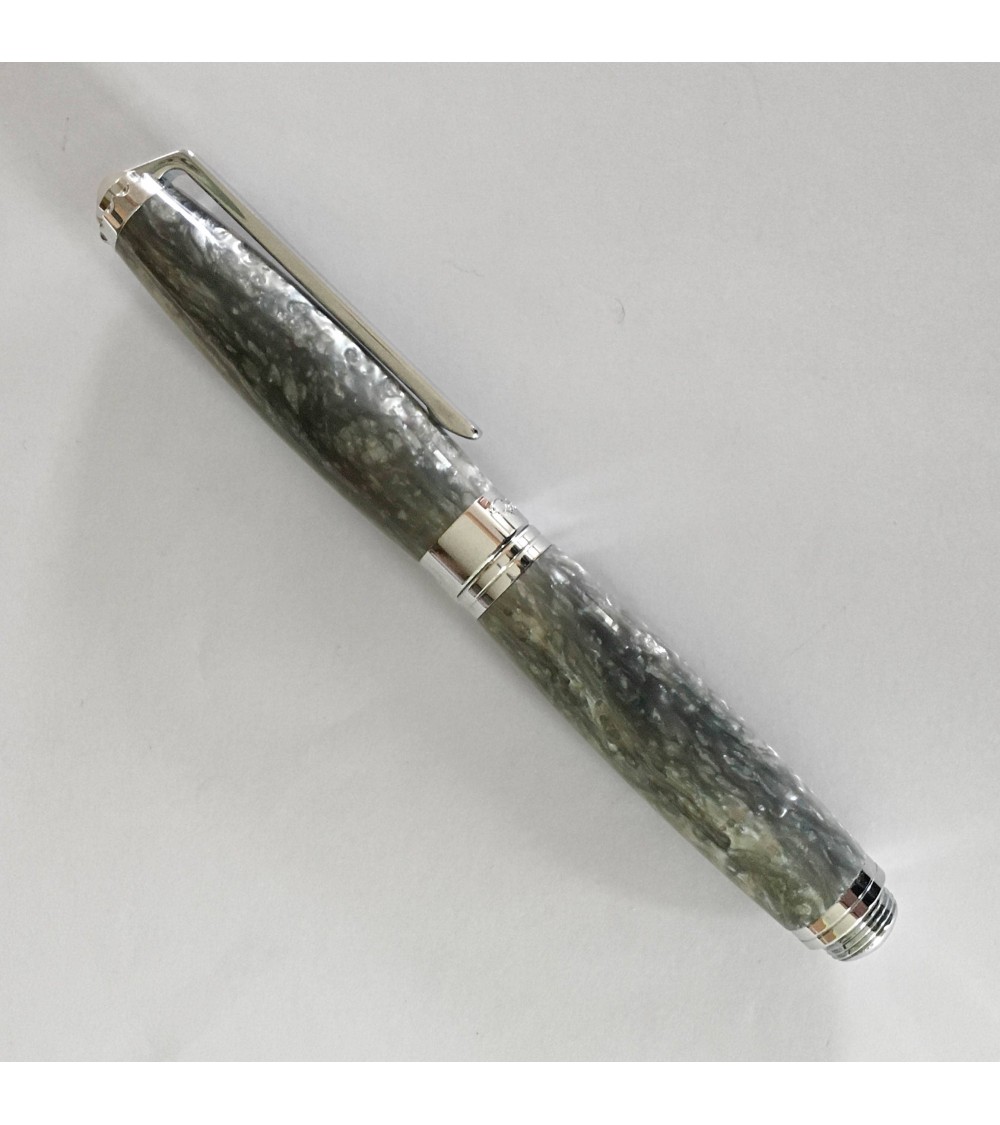 Stylo-plume Récife Baoshi Soyouz Quarz (tons vert-gris clairs et foncés, effet chatoyant), plume en acier M