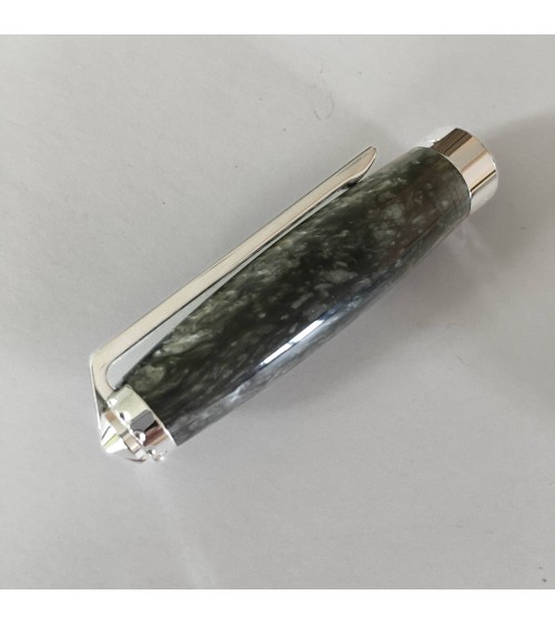 Stylo-plume Récife Baoshi Soyouz Quarz (tons vert-gris clairs et foncés, effet chatoyant), plume en acier M
