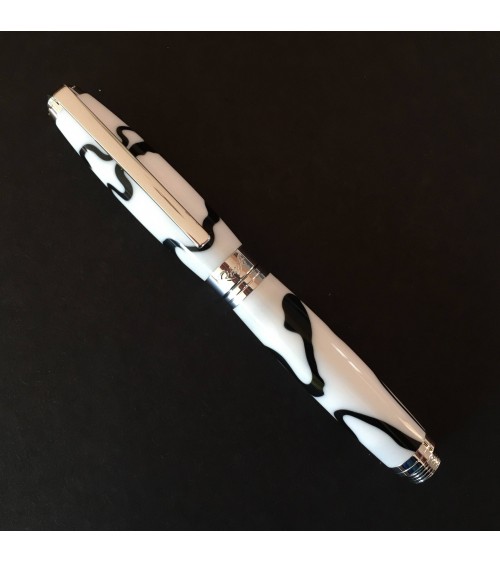 Stylo-plume Récife Mystique Soyouz Domino (volutes noires sur un fond blanc), plume en acier M