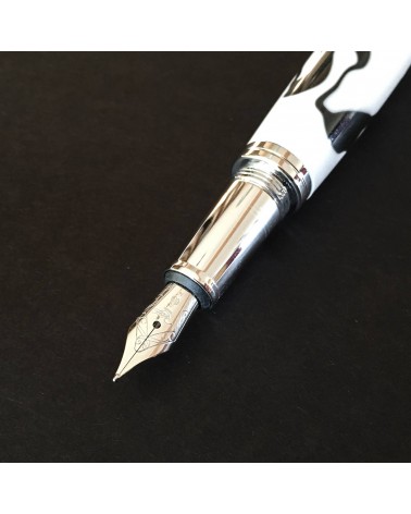 Stylo-plume Récife Mystique Soyouz Domino (volutes noires sur un fond blanc), plume en acier M