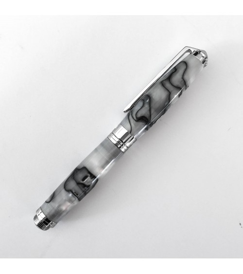 Stylo-plume Récife Pearl Soyouz Nacre (tons blanc nacré, noirs et gris clair), plume en acier M
