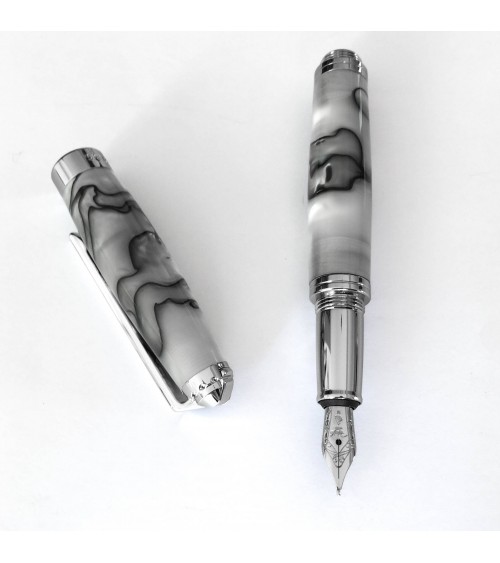 Stylo-plume Récife Pearl Soyouz Nacre (tons blanc nacré, noirs et gris clair), plume en acier M