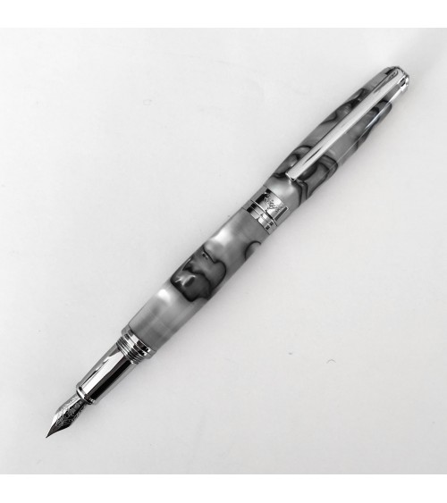 Stylo-plume Récife Pearl Soyouz Nacre (tons blanc nacré, noirs et gris clair), plume en acier M