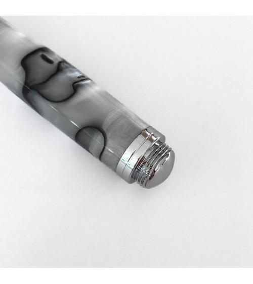 Stylo-plume Récife Pearl Soyouz Nacre (tons blanc nacré, noirs et gris clair), plume en acier M