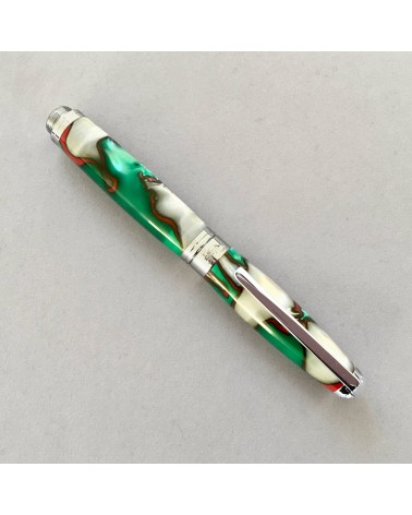 Roller Récife Pearl Soyouz rouge-vert (tons blanc nacré, rouges, verts et noirs, effet chatoyant)