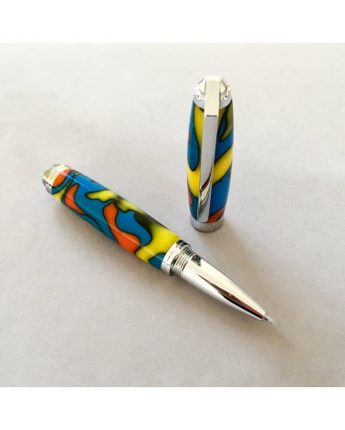 Roller Récife Mystique Soyouz Amazone (tons oranges, noirs, jaune vif et bleu clair vif)