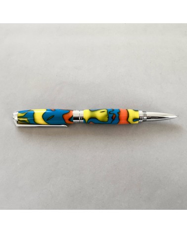 Roller Récife Mystique Soyouz Amazone (tons oranges, noirs, jaune vif et bleu clair vif)