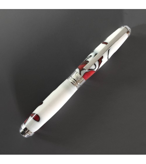 Roller Récife Mystique Soyouz Volcano (volutes noires et rouge foncé sur un fond blanc), fabriqué en France