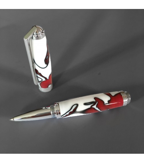 Roller Récife Mystique Soyouz Volcano (volutes noires et rouge foncé sur un fond blanc), fabriqué en France