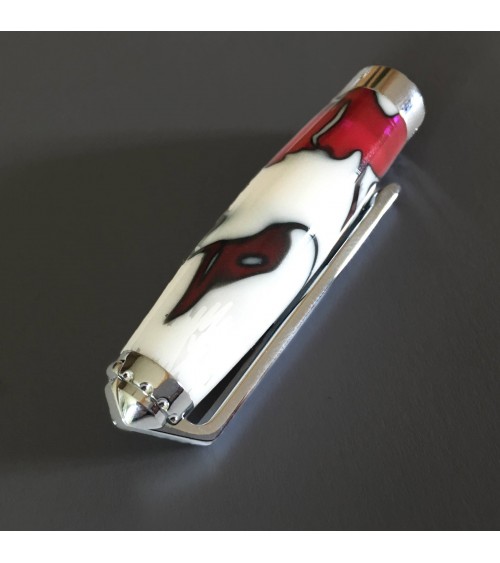 Roller Récife Mystique Soyouz Volcano (volutes noires et rouge foncé sur un fond blanc), fabriqué en France