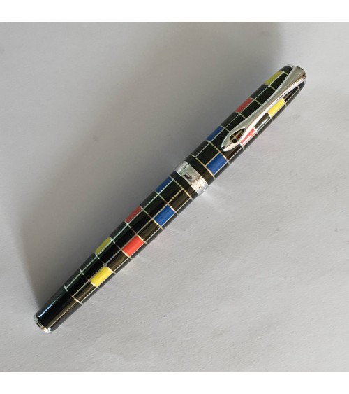 Stylo-plume Diplomat Excellence A+ Bauhaus, bec (plume) acier B, M, ou F, fabriqué en Allemagne.
