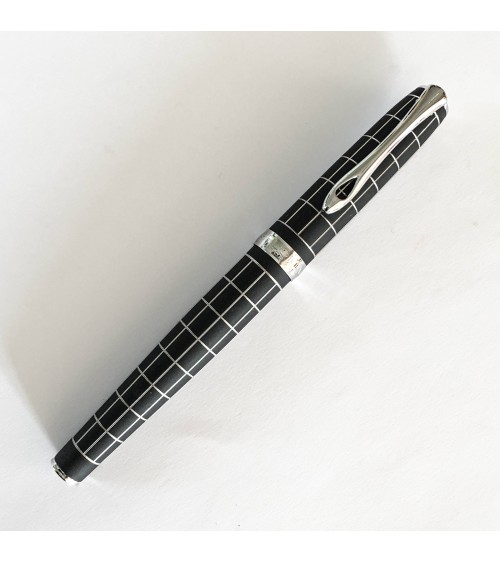 Stylo-plume Diplomat Excellence A+ Rhomb, bec (plume) acier B, M, ou F, fabriqué en Allemagne.