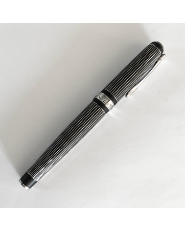 Stylo-plume Diplomat Excellence A+ Wave, bec (plume) acier B, M, ou F, fabriqué en Allemagne.