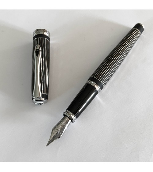 Stylo-plume Diplomat Excellence A+ Wave, bec (plume) acier B, M, ou F, fabriqué en Allemagne.