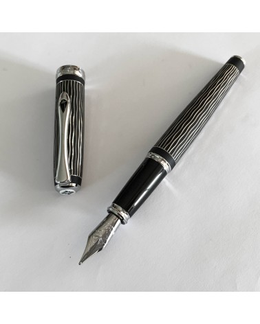 Stylo-plume Diplomat Excellence A+ Wave, bec (plume) acier B, M, ou F, fabriqué en Allemagne.