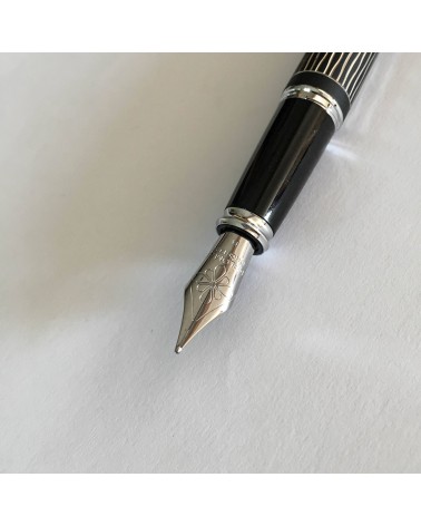 Stylo-plume Diplomat Excellence A+ Wave, bec (plume) acier B, M, ou F, fabriqué en Allemagne.
