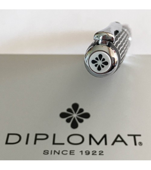 Stylo-plume Diplomat Excellence A+ Wave, bec (plume) acier B, M, ou F, fabriqué en Allemagne.